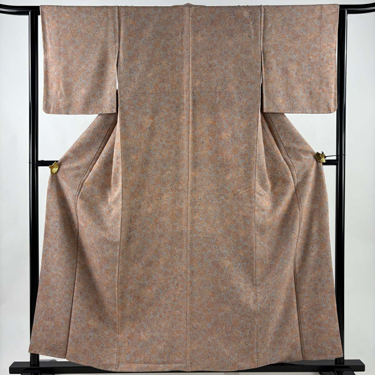 【美品】 小紋 身丈159cm 裄丈62cm S 袷 色紙 幾何学模様 ピンクベージュ 正絹 秀品 【中古】