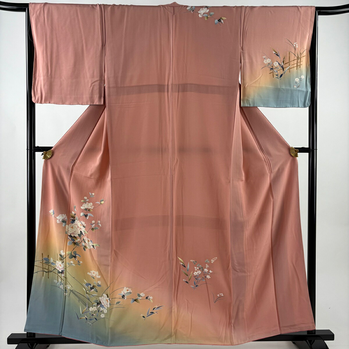 付下げ 身丈160cm 裄丈65.5cm M 袷 椿 竹垣 染め分け ピンク 正絹 秀品 【中古】