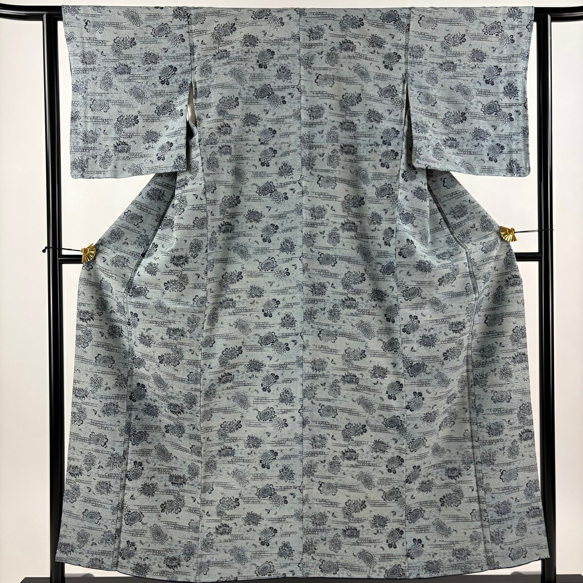 小紋 身たけ155.5糎 裄丈61糎 S 袷 菊 観世水 青薄墨色 正絹 珠玉 【中古】