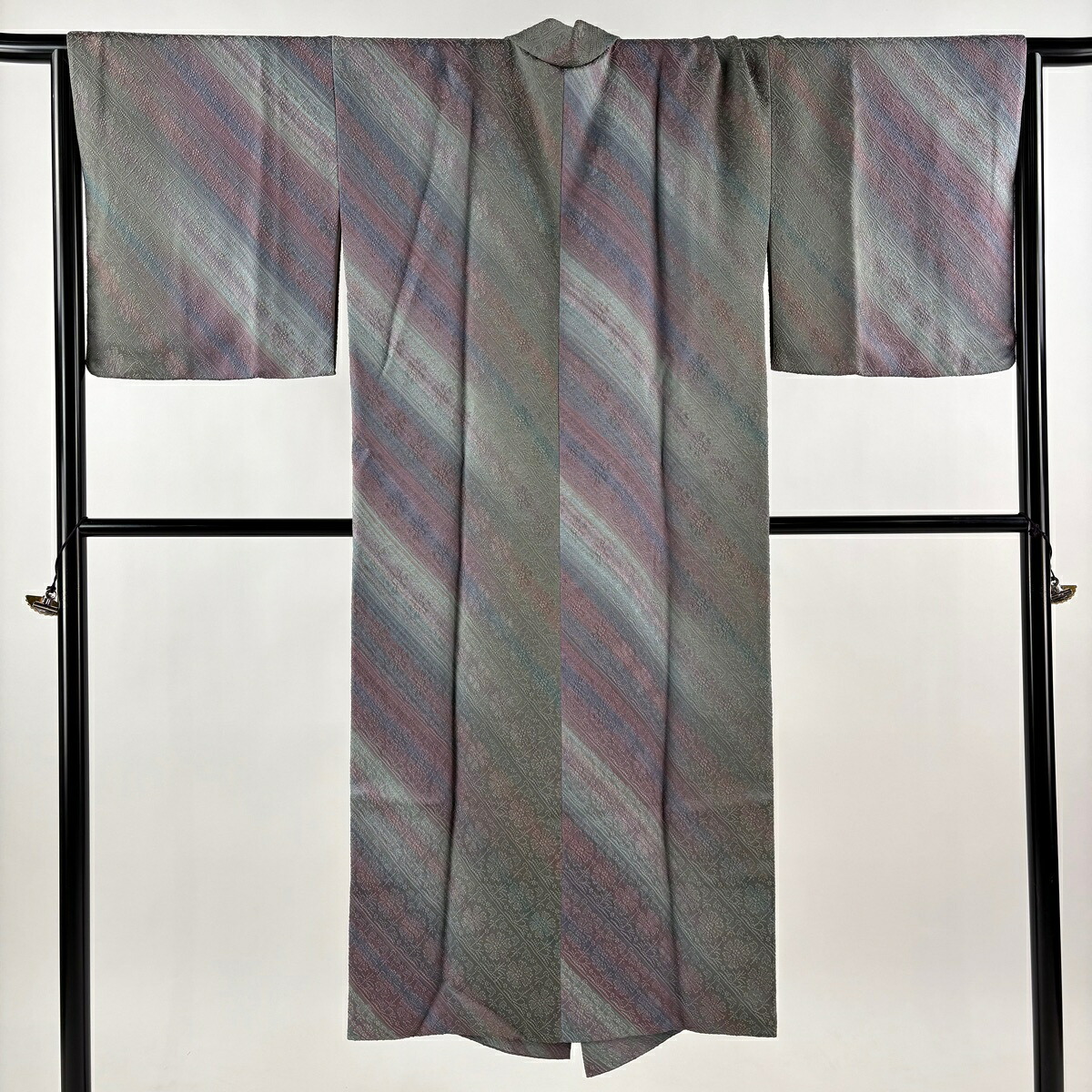 【美品】 道中着 身丈134cm 裄丈67.5cm L 和装コート 着物衿 落款あり 草花 灰緑 正絹 逸品 【中古】