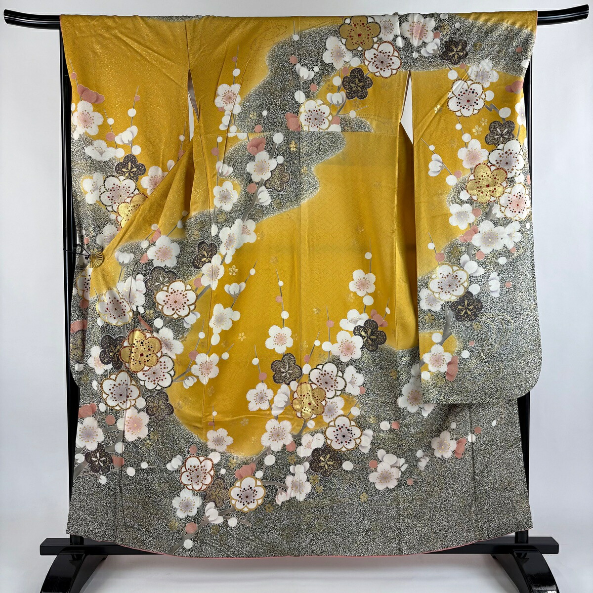 振袖 身丈159cm 裄丈66cm M 袷 枝梅 金糸 金彩 山吹色 正絹 名品 【中古】