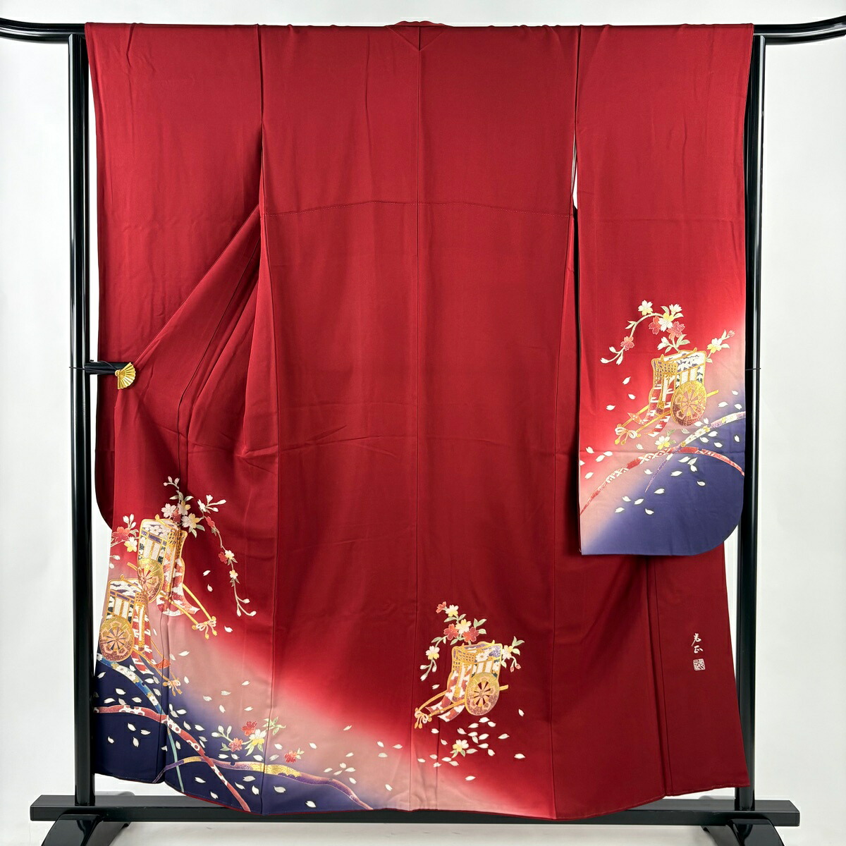 【美品】 振袖 身丈157.5cm 裄丈64.5cm M 袷 和田光正 落款あり 御所車 桜 ラメ 金銀彩 赤 正絹 秀品 【中古】 msp50