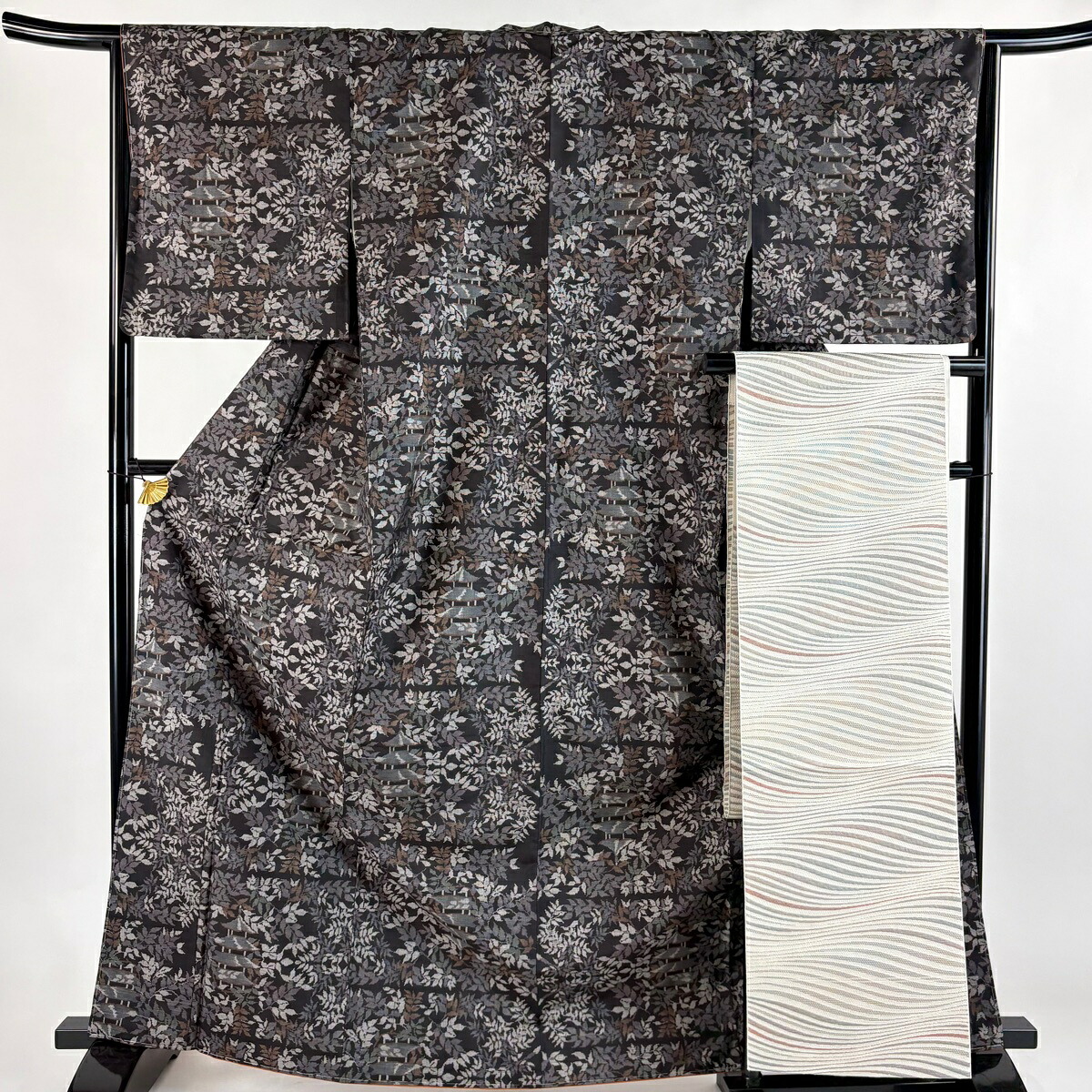 【美品】 紬 身丈166cm 裄丈66cm M 袷 名古屋帯セット 塔 葉柄 茶紫 正絹 秀品 【中古】