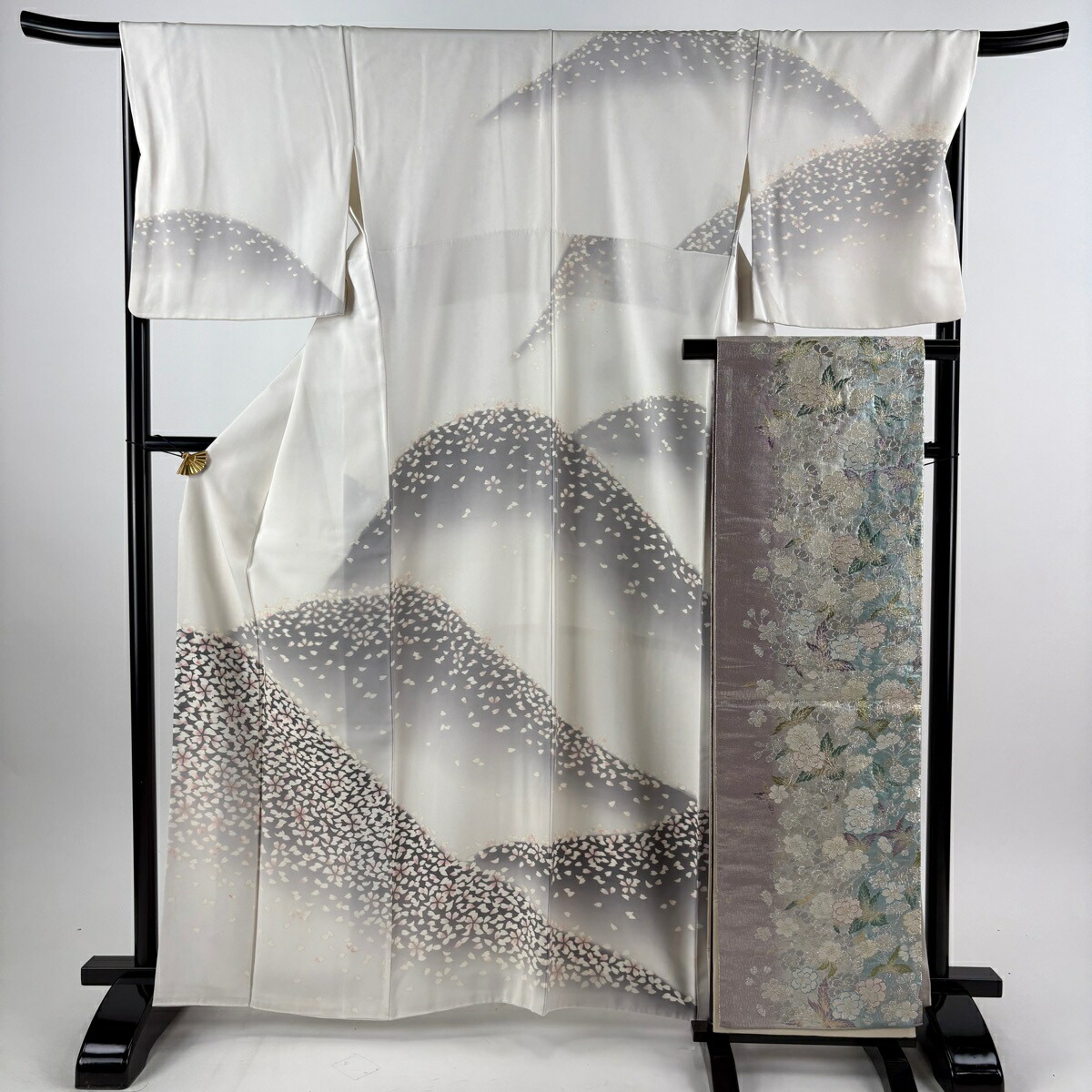 訪問着 身丈162.5cm 裄丈68.5cm L 袷 袋帯セット 桜 山並み ぼかし 灰白 正絹 名品 【中古】 msp50