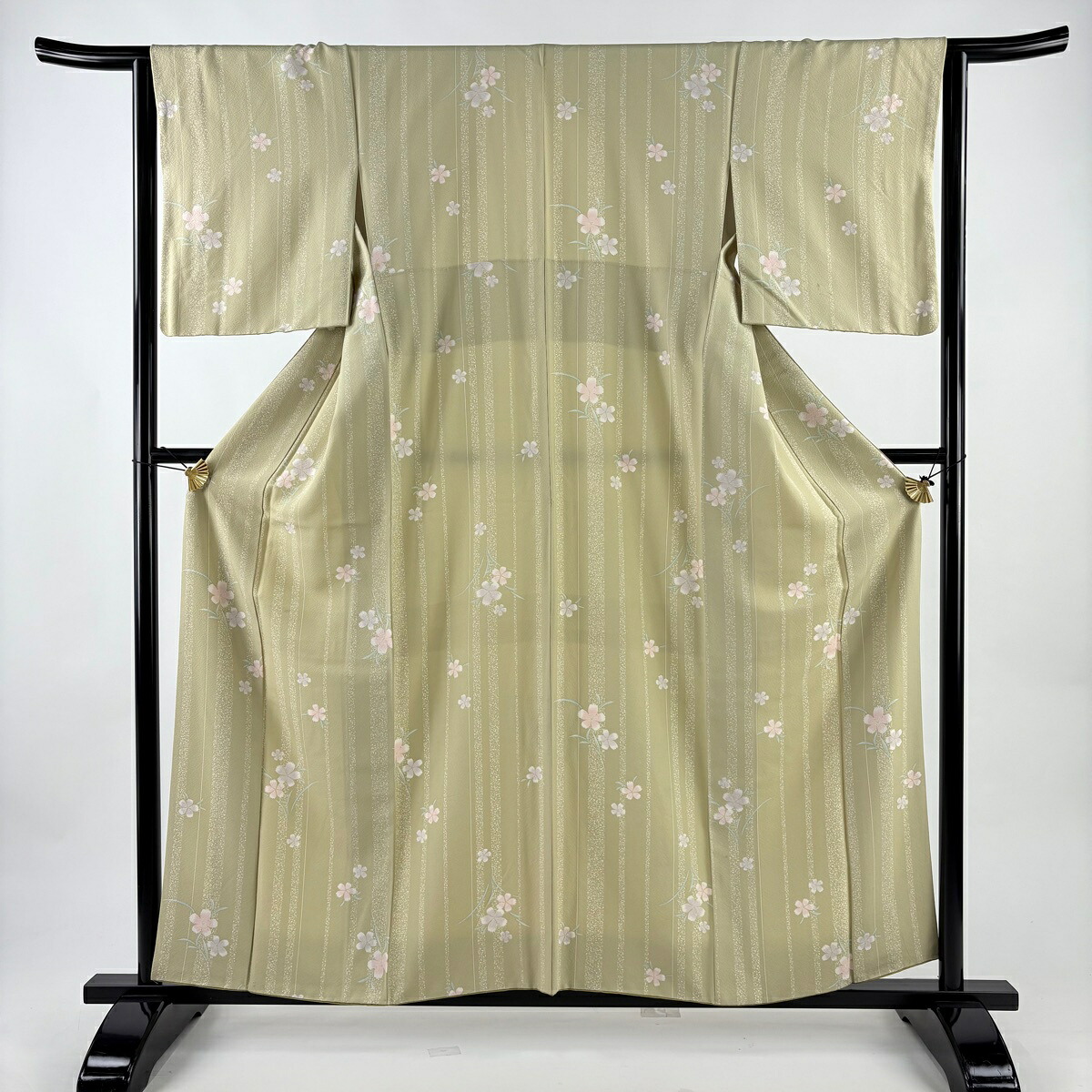 小紋 身丈158.5cm 裄丈63.5cm S 袷 桜 縦縞 ベージュ 正絹 秀品 【中古】