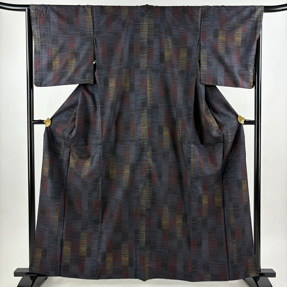 紬 身丈162.5cm 裄丈66.5cm M 袷 縞 幾何学模様 青紫 正絹 秀品 【中古】