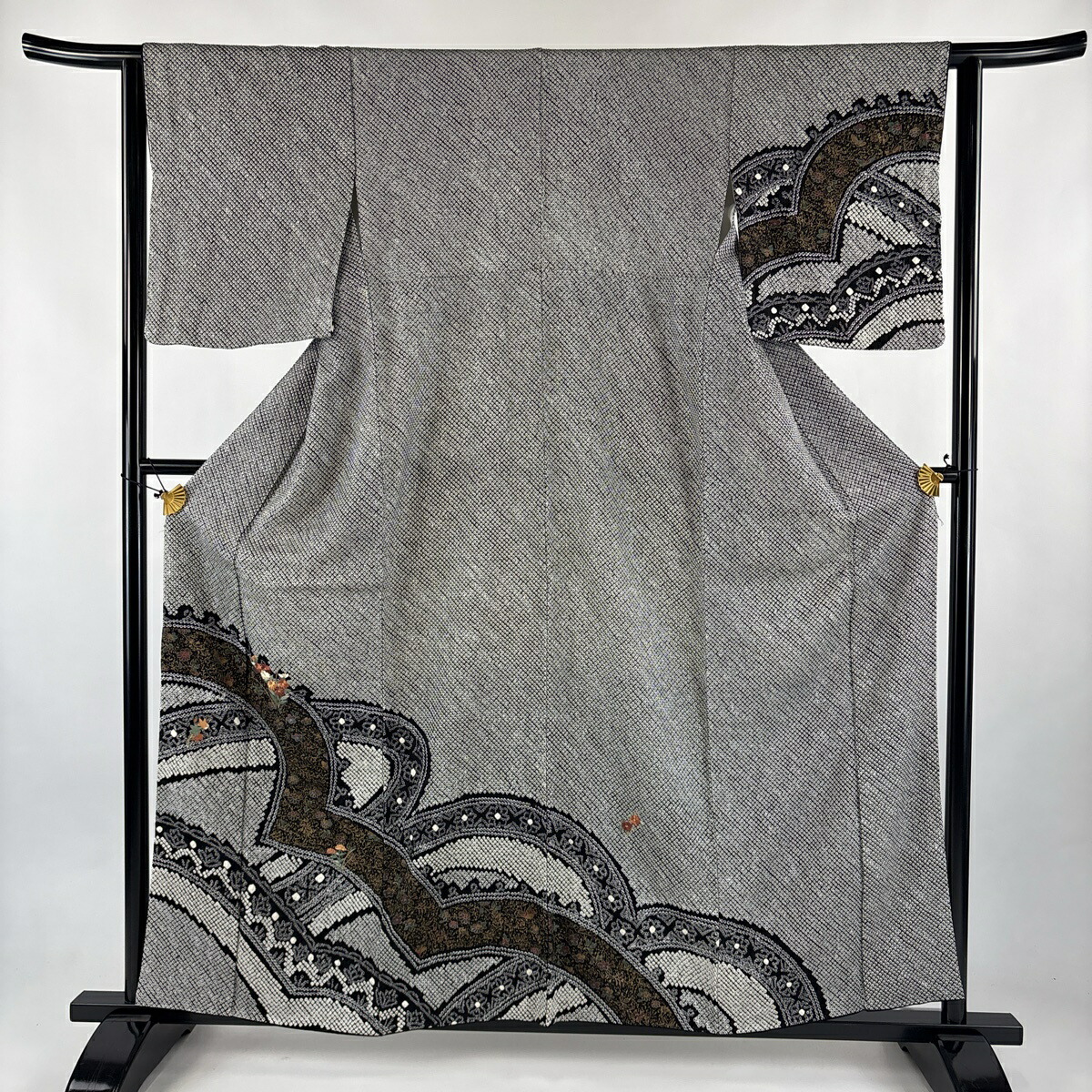 訪問着 身丈158cm 裄丈63cm S 袷 草花 幾何学 絞り 刺繍 黒 正絹 秀品 【中古】