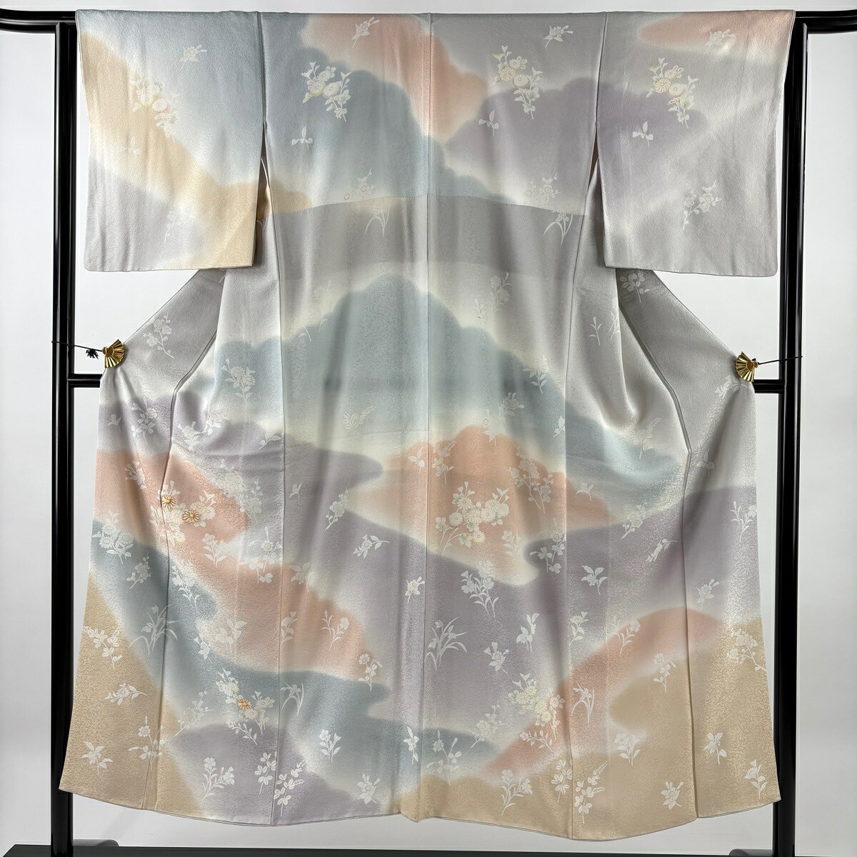 【美品】 訪問着 身丈150.5cm 裄丈64cm M 袷 菊 草花 金糸 金彩 灰色 正絹 秀品 【中古】 msp50