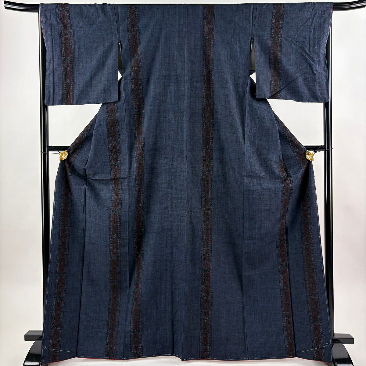 【美品】 結城紬 身たけ169糎 裄丈67.5糎 L 袷 発祥地結城紬 井上商事 証紙あり 亀甲絣 縦縞 紺色 正絹 珠玉 【中古】 msp50