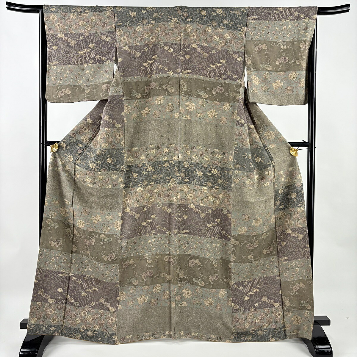 小紋 身丈167cm 裄丈65.5cm M 袷 蝶 花唐草 ぼかし 灰茶 正絹 秀品 【中古】