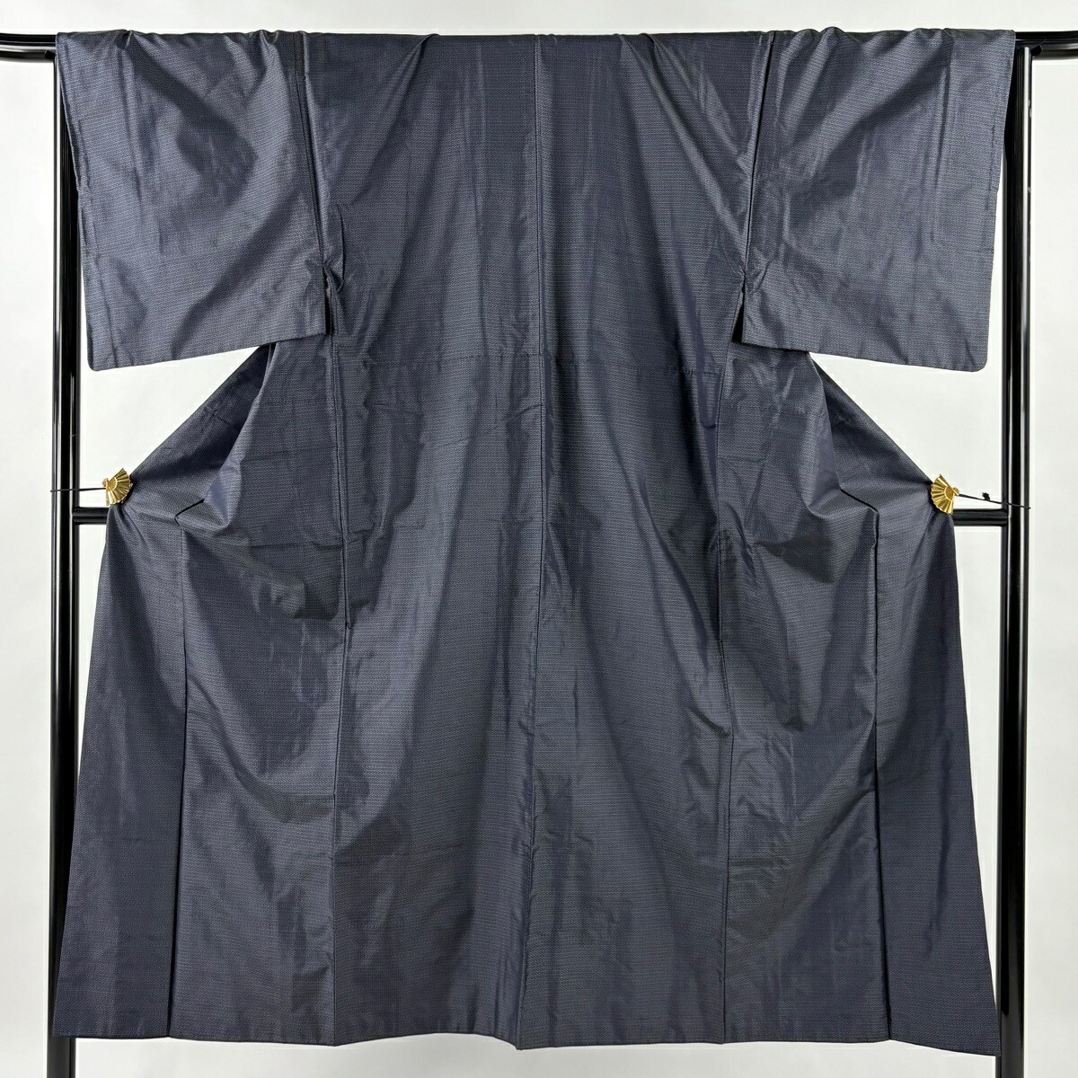 【美品】 男着物 身丈146.5cm 裄丈67.5cm M 袷 アンサンブル 紬 幾何学模様 濃紺 正絹 秀品 【中古】