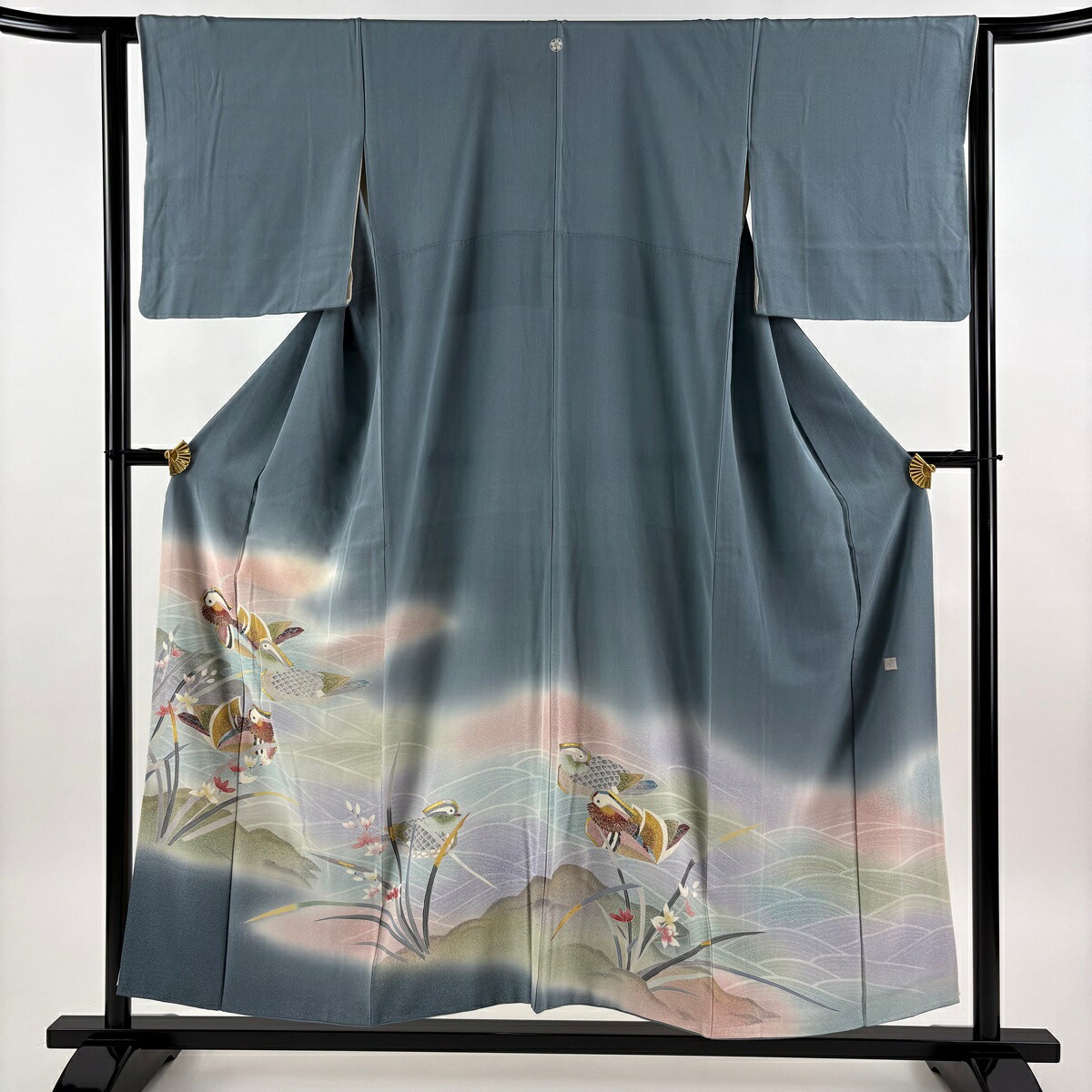 色留袖 身丈153cm 裄丈63.5cm S 袷 落款あり 鴛鴦 草花 金銀彩 ぼかし 青灰色 正絹 秀品 一つ紋 【中古】