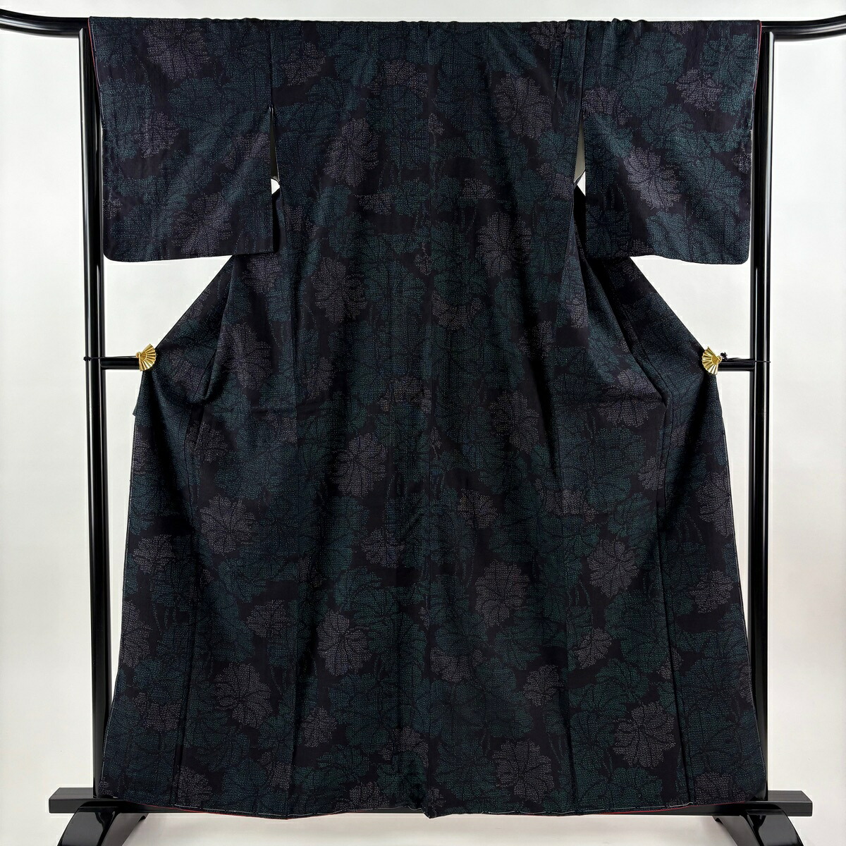 【美品】 結城紬 身丈160.5cm 裄丈65.5cm M 袷 本場結城紬 河野商店 証紙あり 葉柄 黒 正絹 逸品 【中古】