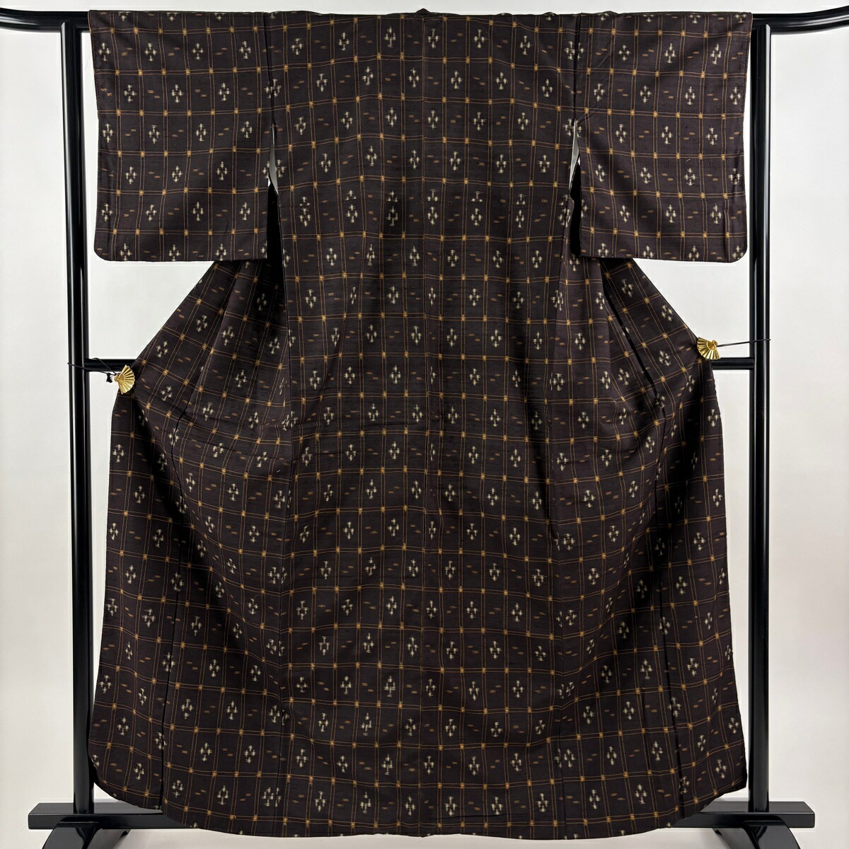 紬 身丈161.5cm 裄丈62.5cm S 袷 十字絣 格子 焦茶色 正絹 名品 【中古】 11,060円