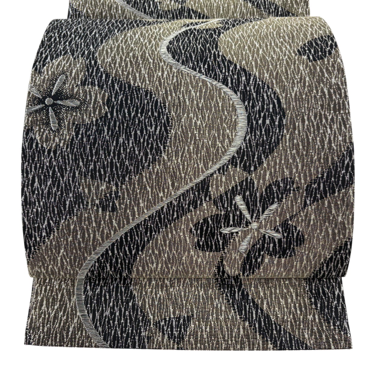 【美品】 袋帯 名品 振袖向き 桜 流水 金銀糸 箔 黒 全通 正絹 【中古】 msp50