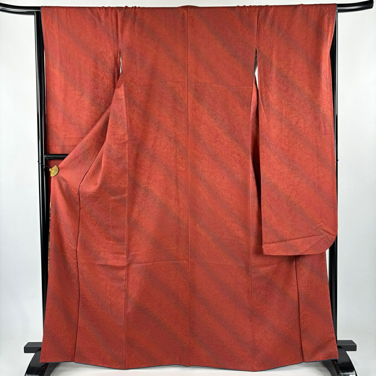 【美品】 振袖 身丈167cm 裄丈67cm M 袷 地紋 ぼかし 茜色 正絹 秀品 【中古】 msp50