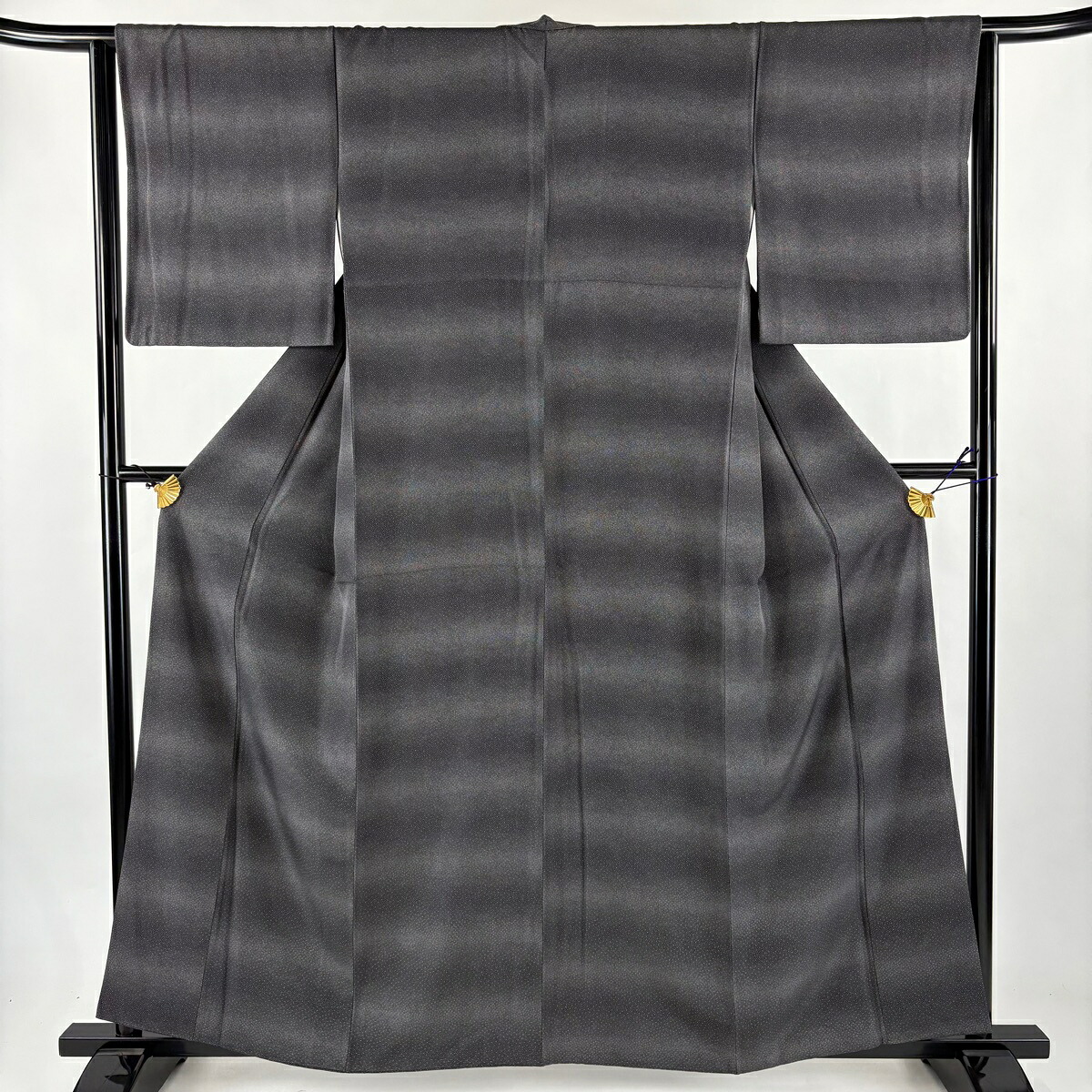 【美品】 小紋 身丈159.5cm 裄丈63.5cm S 袷 大小霰 段縞 ぼかし 黒灰 正絹 秀品 【中古】