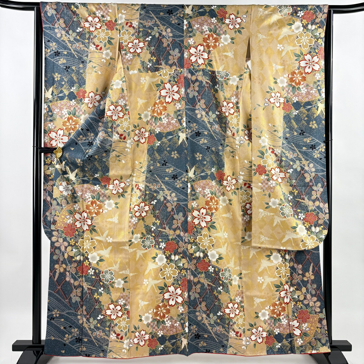 振袖 身丈163cm 裄丈64.5cm M 袷 桜 鳥 金彩 ベージュ 正絹 名品 【中古】