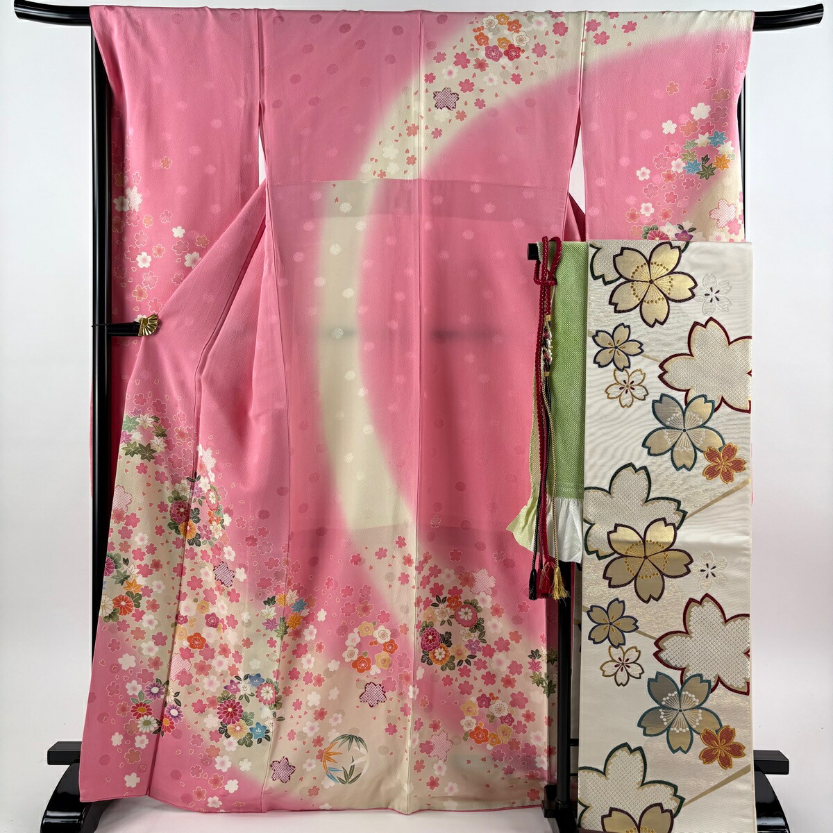 【美品】 振袖 身丈167.5cm 裄丈68cm L 袷 袋帯フルセット 花丸文 菊 金彩 ぼかし ピンク 正絹 秀品 【中古】