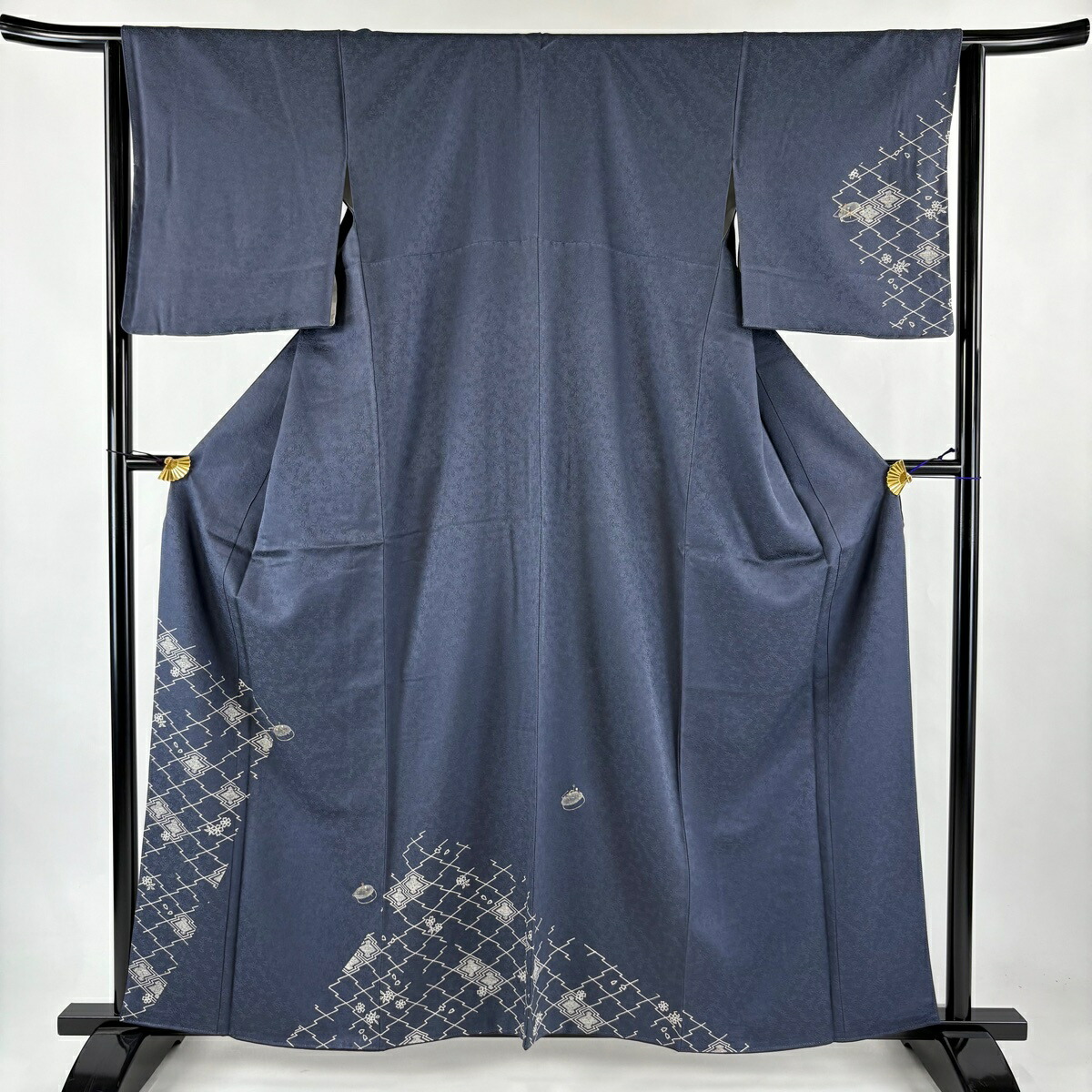 付下げ 身丈160.5cm 裄丈64cm M 袷 ほていや 松皮菱 針山 金糸 銀彩 灰色 正絹 秀品 【中古】 5,372円