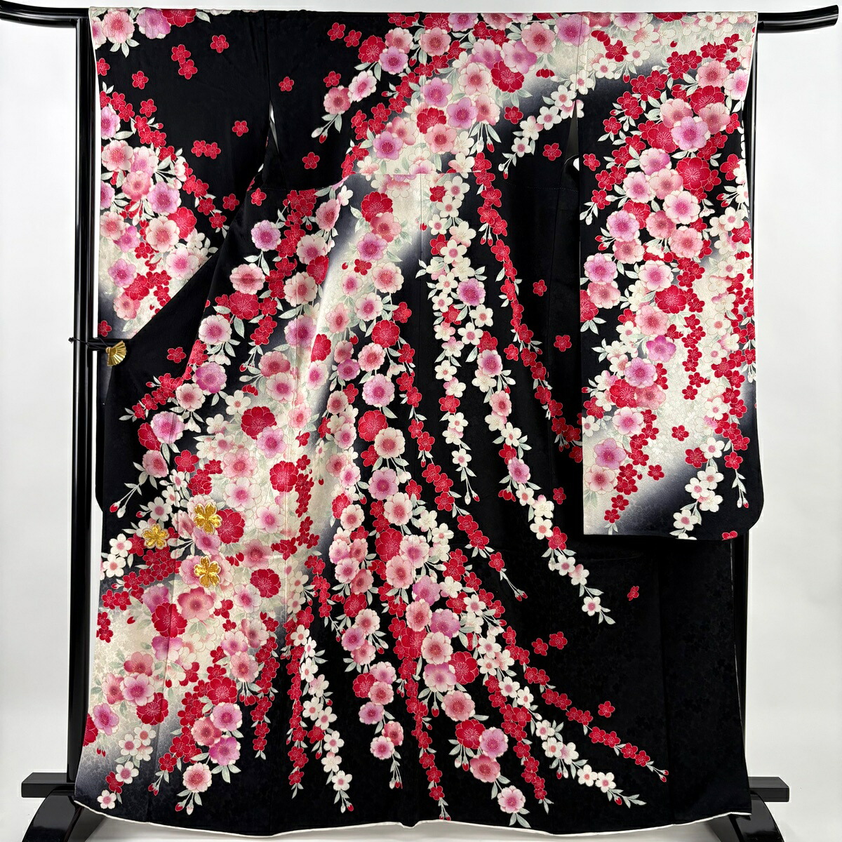 【美品】 振袖 身丈166cm 裄丈64cm M 袷 桜 地紋 金糸 金彩 黒 正絹 名品 【中古】