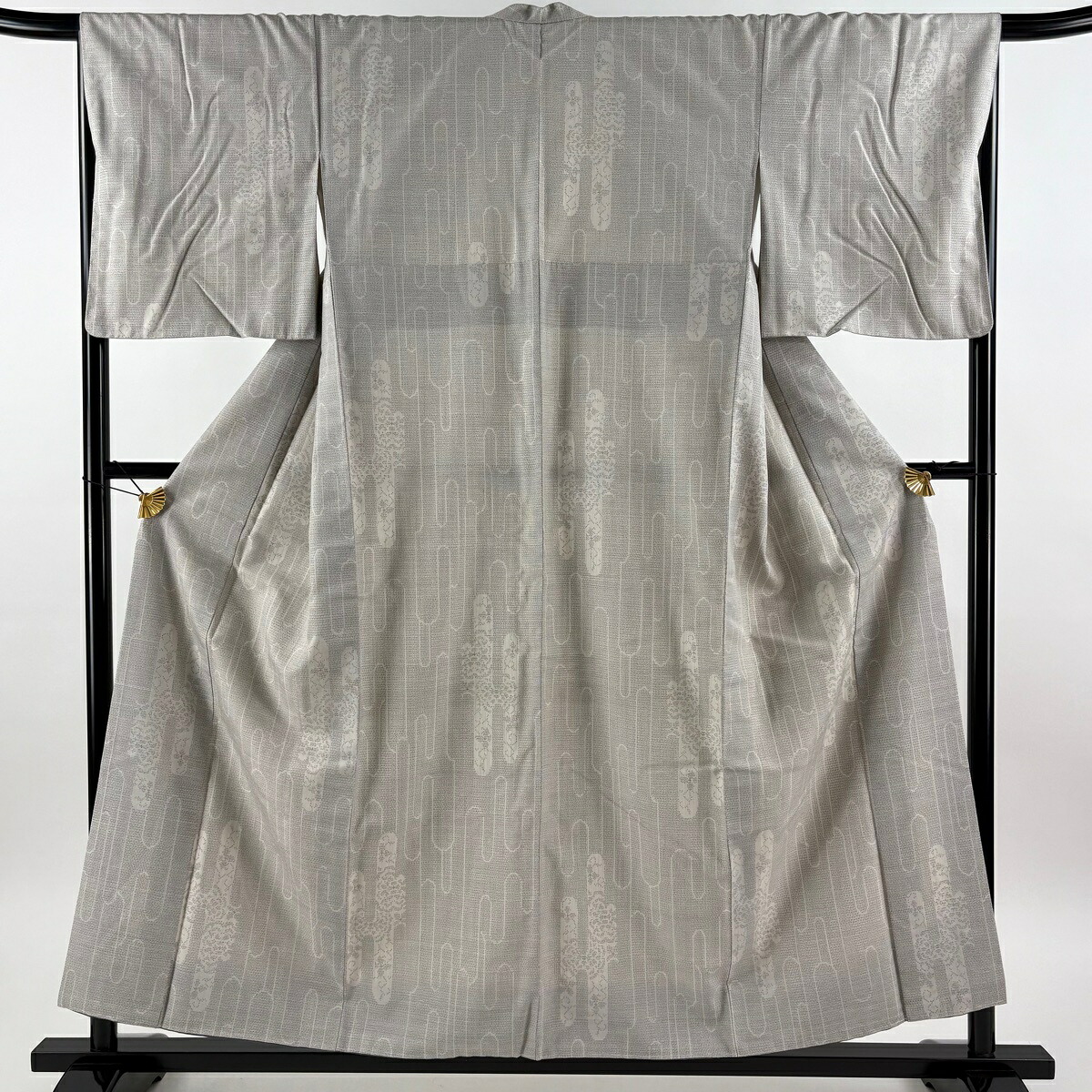 【美品】 紬 身丈156cm 裄丈66.5cm M 袷 壺垂れ 花唐草 灰色 正絹 秀品 【中古】