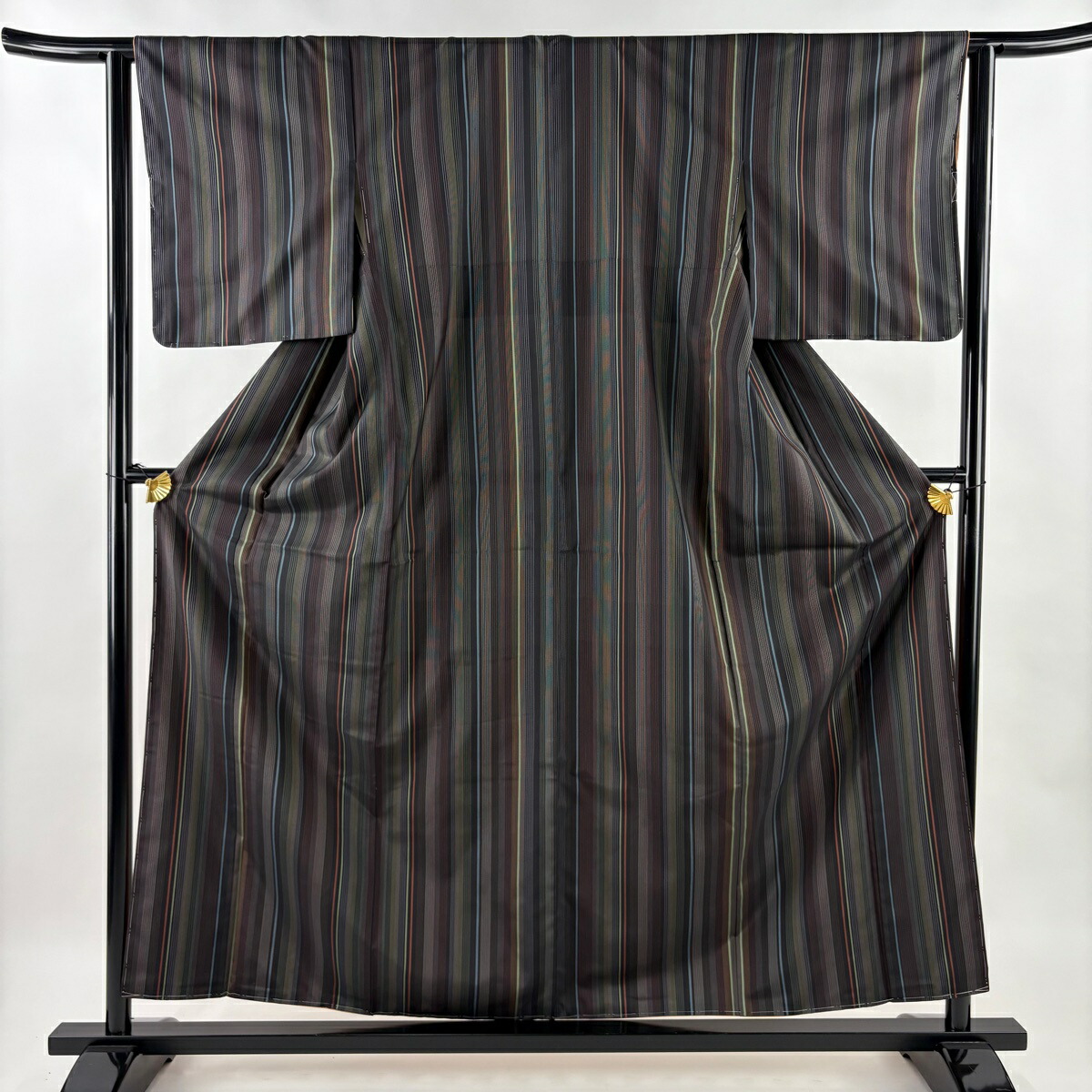 【美品】 大島紬 身丈158.5cm 裄丈62.5cm S 袷 証紙あり 縦縞 茶紫 正絹 名品 【中古】