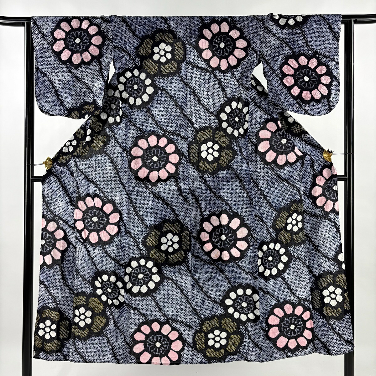 浴衣 身丈147cm 裄丈63cm S 絞り浴衣 花 幾何学模様 紺色 綿 名品 【中古】