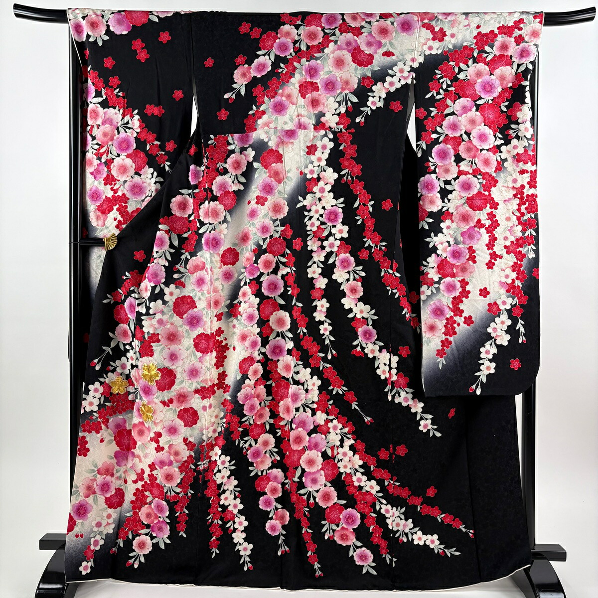 振袖 身丈169cm 裄丈67.5cm L 袷 桜 地紋 金糸 金彩 黒 正絹 名品 【中古】
