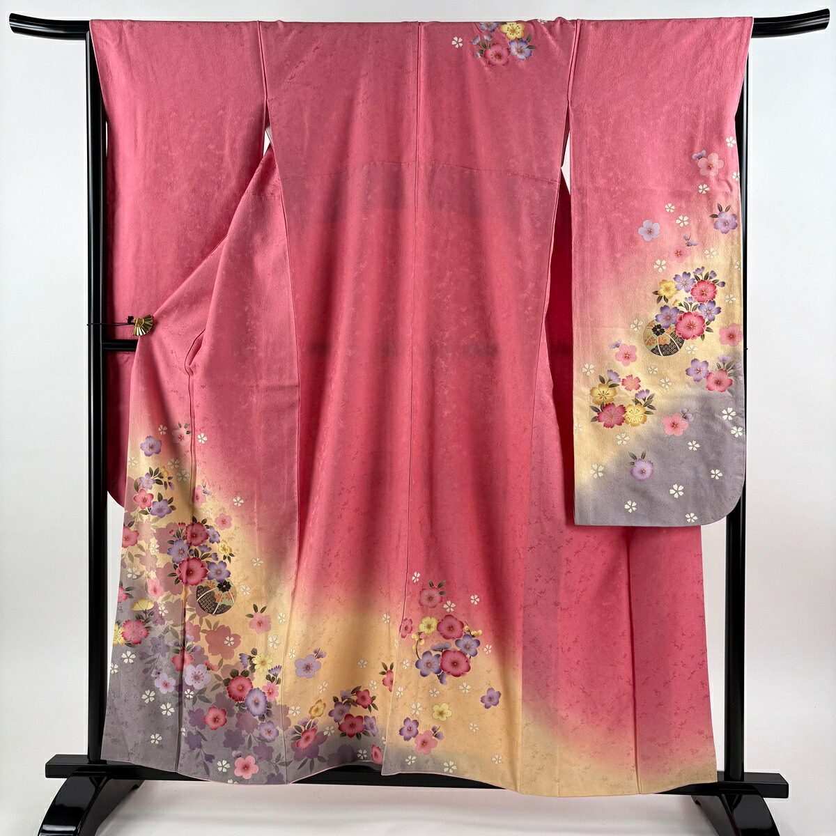 振袖 身丈158.5cm 裄丈66cm M 袷 桜 手鞠 金彩 ぼかし ピンク 正絹 名品 【中古】