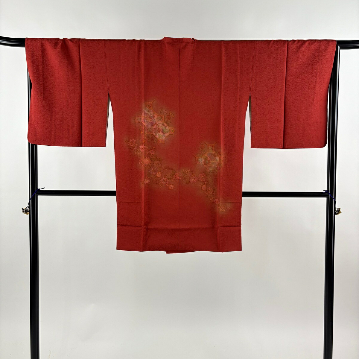 【美品】 道行 身丈91.5cm 裄丈67.5cm L 和装コート 角衿 蜀江文 花唐草 刺繍 ぼかし 朱色 正絹 秀品 【中古】 msp50