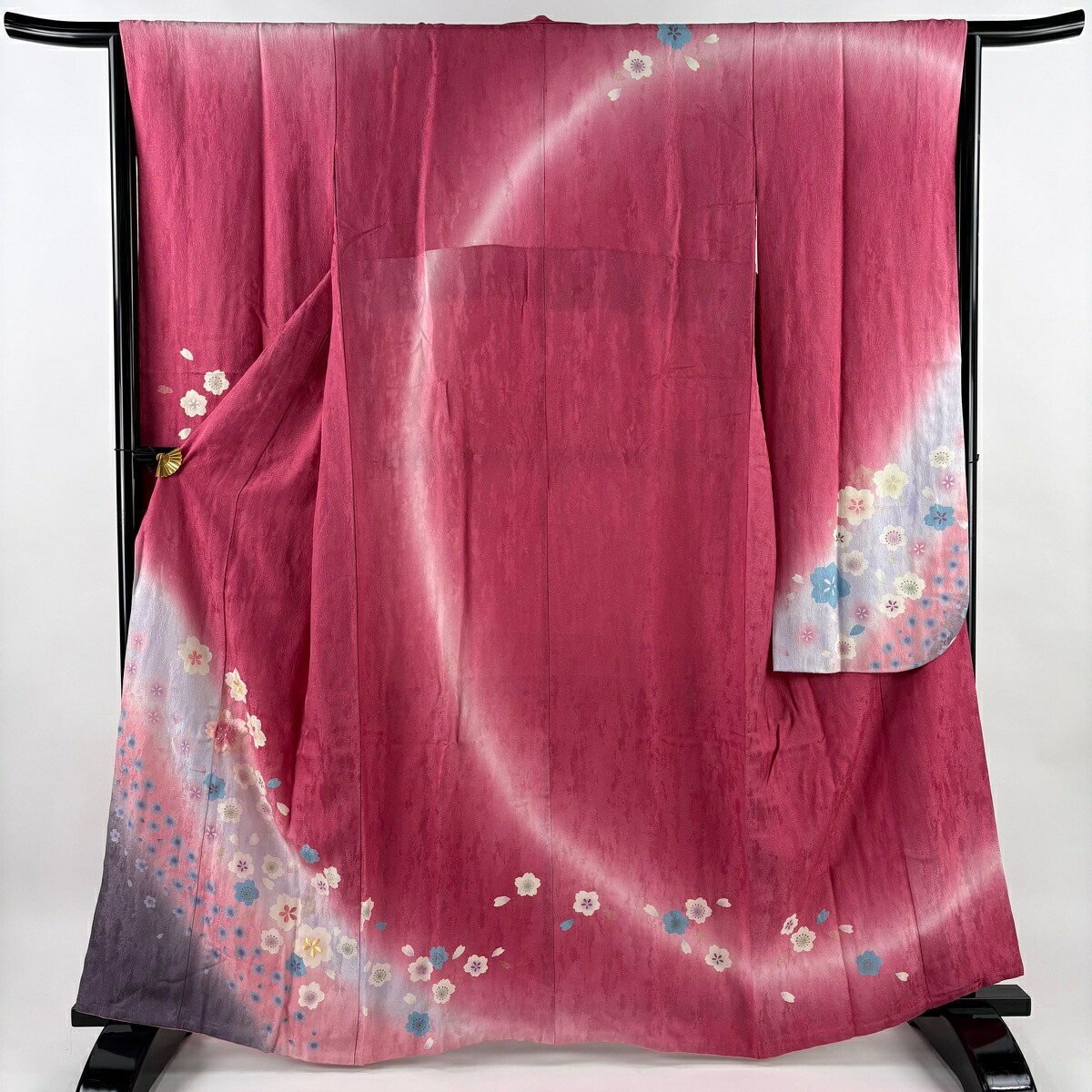 振袖 身丈164cm 裄丈65cm M 袷 桜 花弁 金通し 金彩 濃ピンク 正絹 名品 【中古】