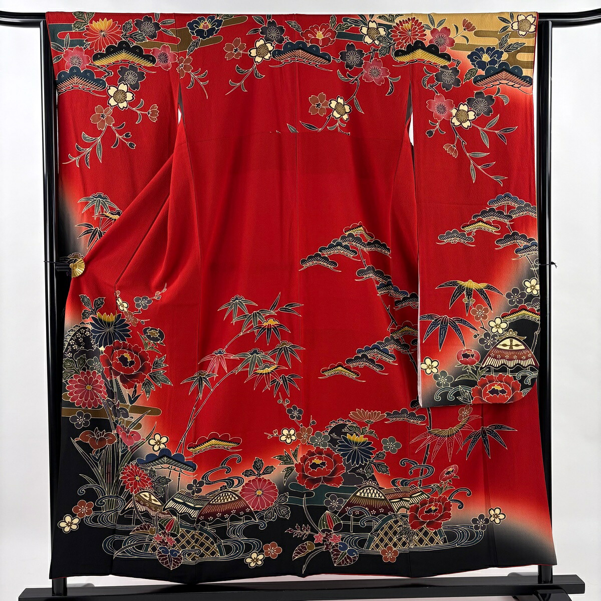 【美品】 振袖 身丈154.5cm 裄丈64.5cm M 袷 落款あり 松梅 牡丹 染め分け ぼかし 赤 正絹 名品 【中古】