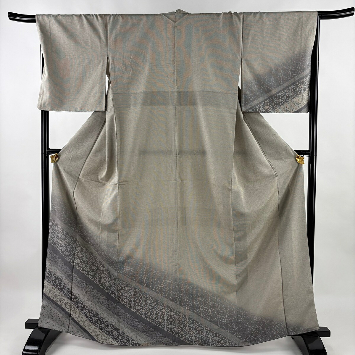 付下げ 身丈165.5cm 裄丈67cm M 袷 紬地 麻の葉 斜縞 灰茶 正絹 秀品 一つ紋 【中古】