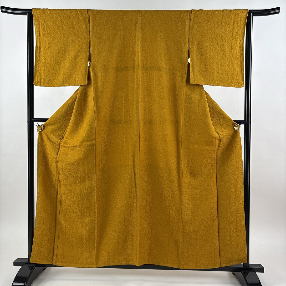 【美品】 色無地 身丈158.5cm 裄丈63.5cm S 袷 地紋 山吹色 正絹 秀品 【中古】