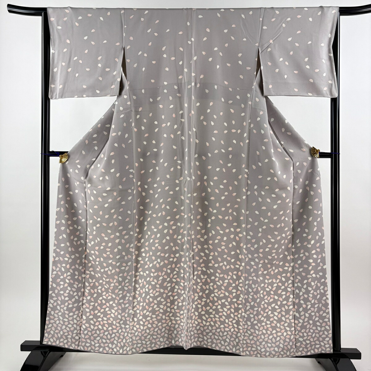 付下げ 身丈158cm 裄丈65cm M 袷 花びら 灰紫 正絹 秀品 【中古】