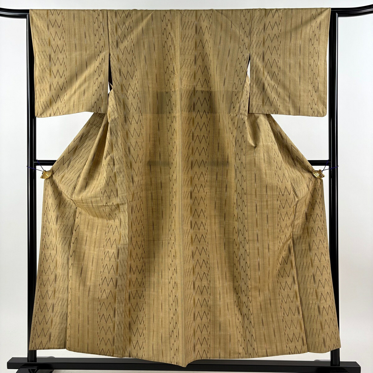 【美品】 紬 身丈155.5cm 裄丈64cm M 単衣 縦縞 幾何学模様 茶色 正絹 秀品 【中古】 msp50