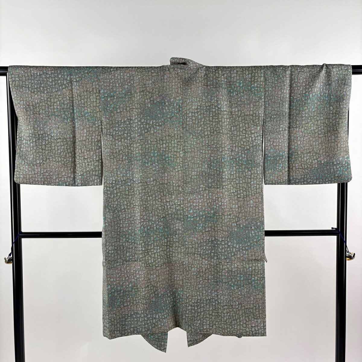 【美品】 道中着 身丈105.5cm 裄丈68cm L 和装コート 幾何学模様 灰緑 正絹 逸品 【中古】