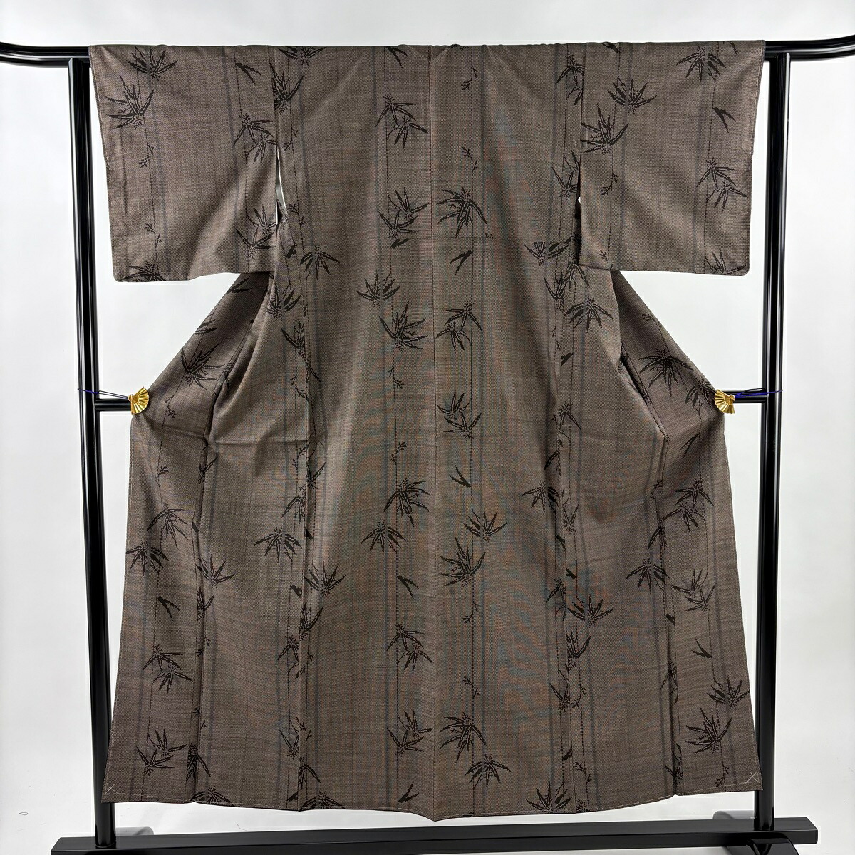 【美品】 紬 身丈153.5cm 裄丈61.5cm S 袷 笹 焦茶色 正絹 秀品 【中古】