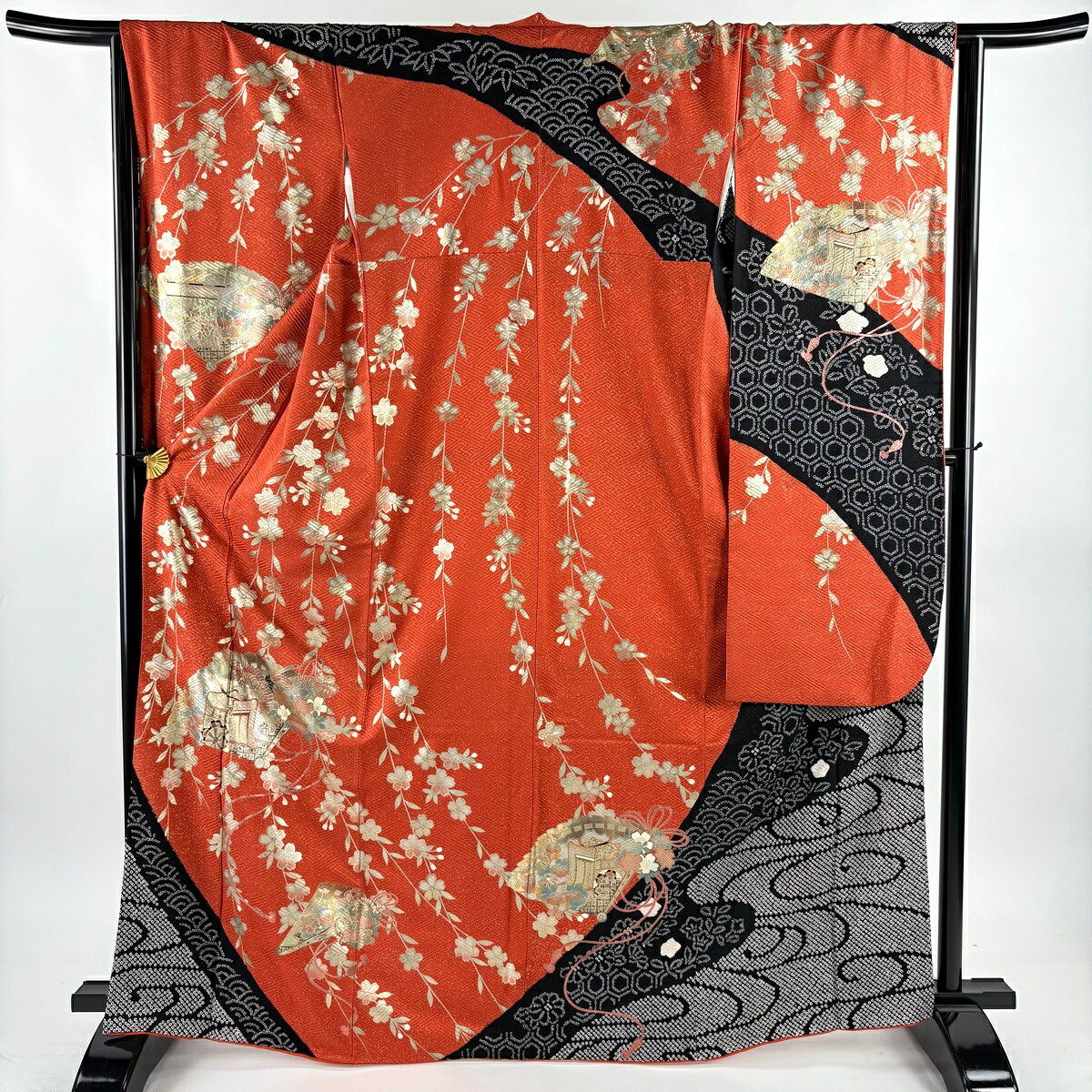 振袖 身丈167cm 裄丈65cm M 袷 御所車 檜扇 金銀彩 絞り 茜色 正絹 秀品 【中古】