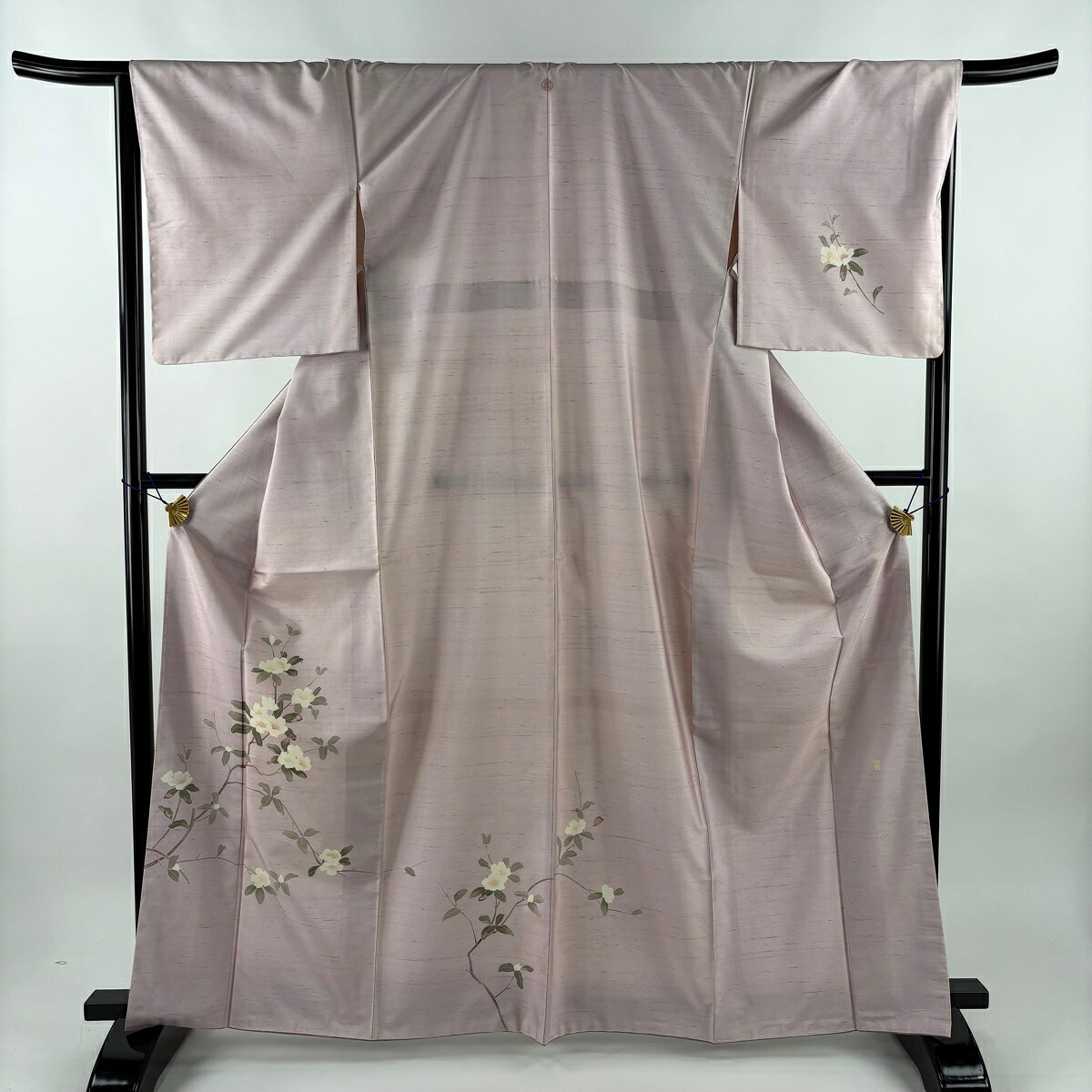 付下げ 身丈166cm 裄丈67.5cm L 袷 紬地 落款あり 枝花 ピンク 正絹 名品 一つ紋 【中古】