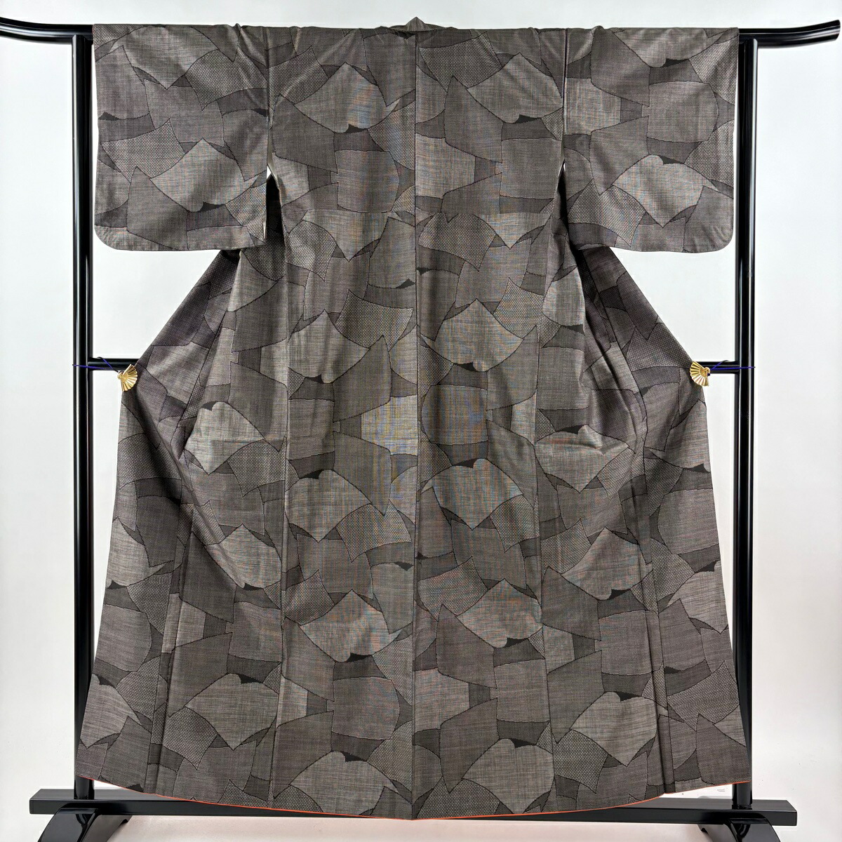 紬 身丈158.5cm 裄丈63cm S 袷 色紙 幾何学模様 焦茶色 正絹 名品 【中古】