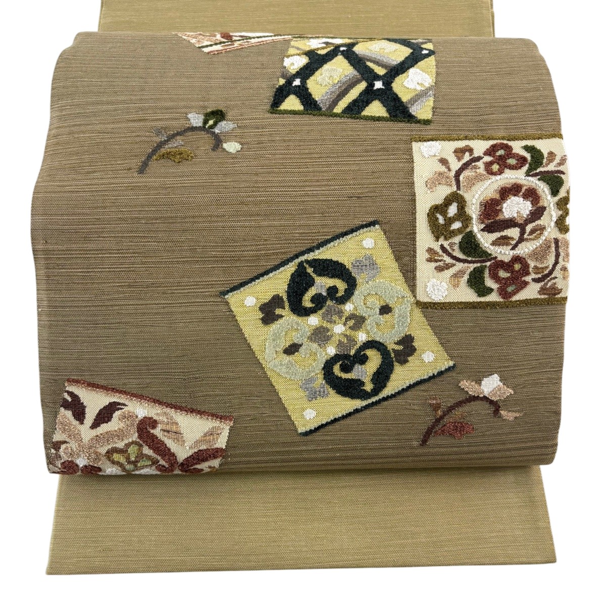 【美品】 袋帯 秀品 色紙 華文 茶緑色 お太鼓柄 正絹 【中古】