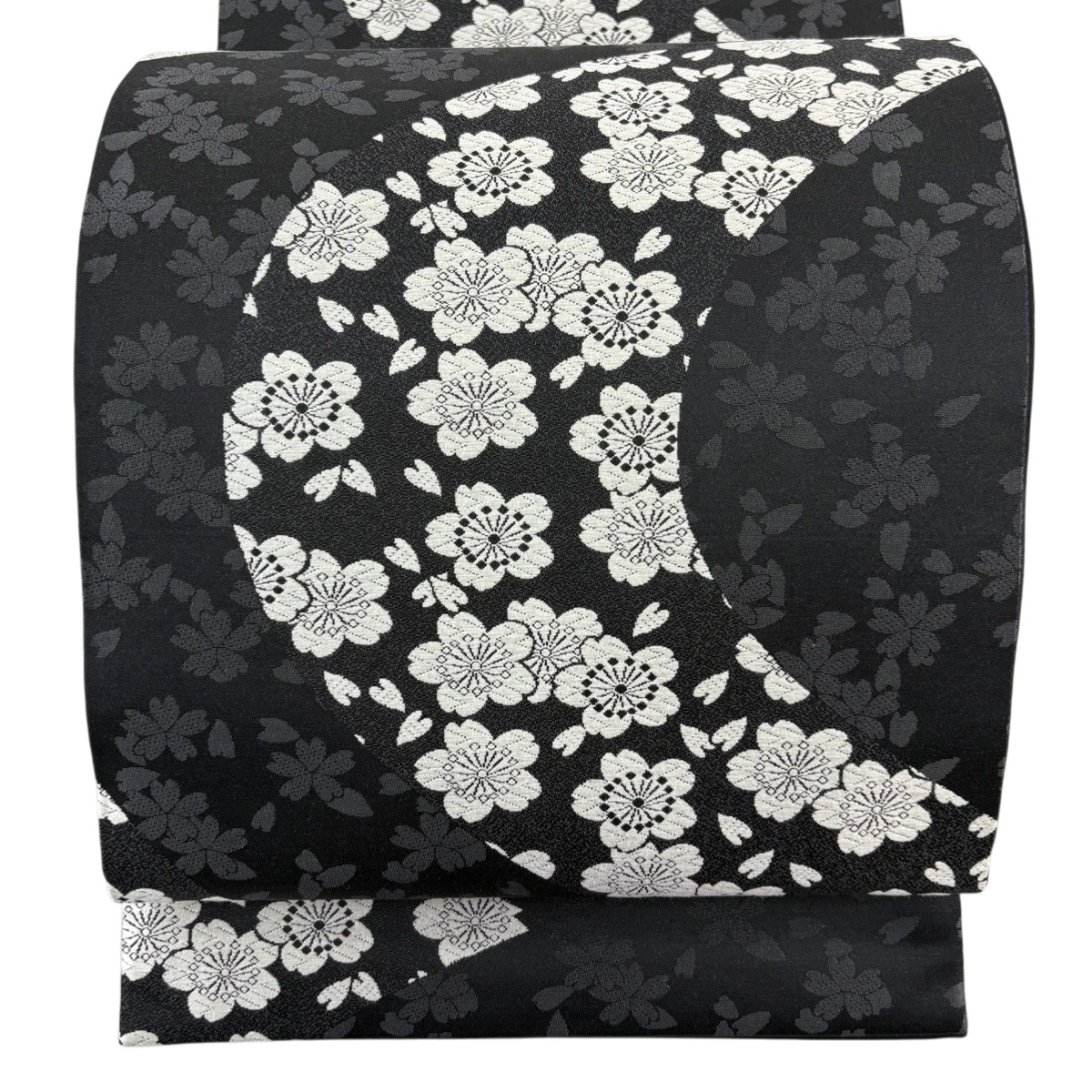 袋帯 名品 桜 桜の花びら 唐織 黒 六通 正絹 【中古】