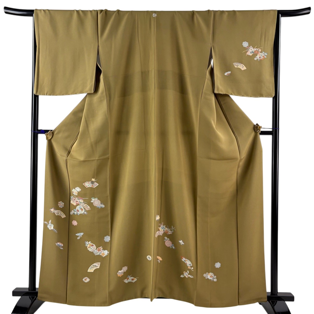 付下げ 身丈162.5cm 裄丈67.5cm L 袷 菊 扇面 金彩 刺繍 鶯色 正絹 秀品 一つ紋 【中古】