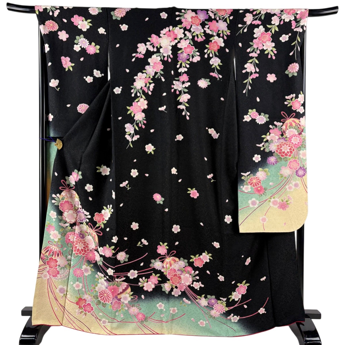 【美品】 振袖 身丈167cm 裄丈67cm M 袷 薬玉 桜 金通し 金彩 黒 正絹 名品 【中古】