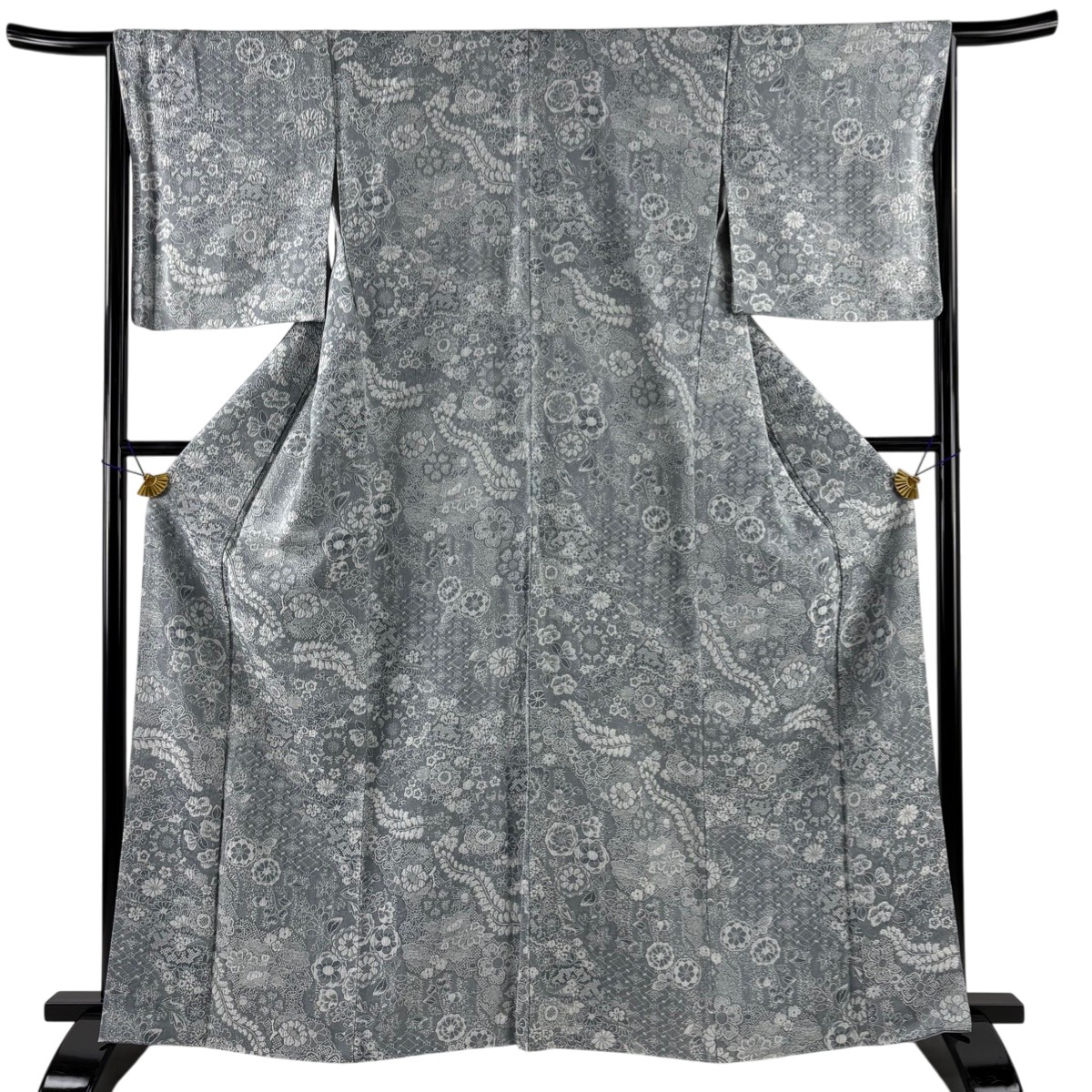【美品】 小紋 身丈165cm 裄丈65cm M 袷 山岡古都 落款あり 草花 菱 紋意匠 灰色 正絹 逸品 【中古】