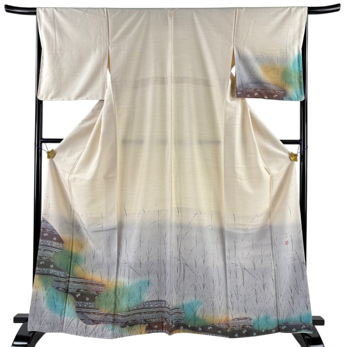 【美品】 付下げ 身丈164.5cm 裄丈66.5cm M 袷 紬地 落款あり 草花 流水 クリーム 正絹 名品 一つ紋 【中古】