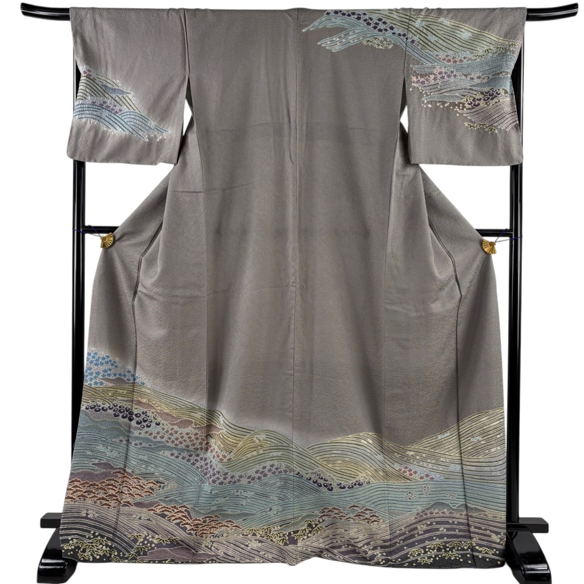 【美品】 訪問着 身丈169cm 裄丈67cm M 袷 波 松 金通し 絞り 灰色 正絹 逸品 【中古】