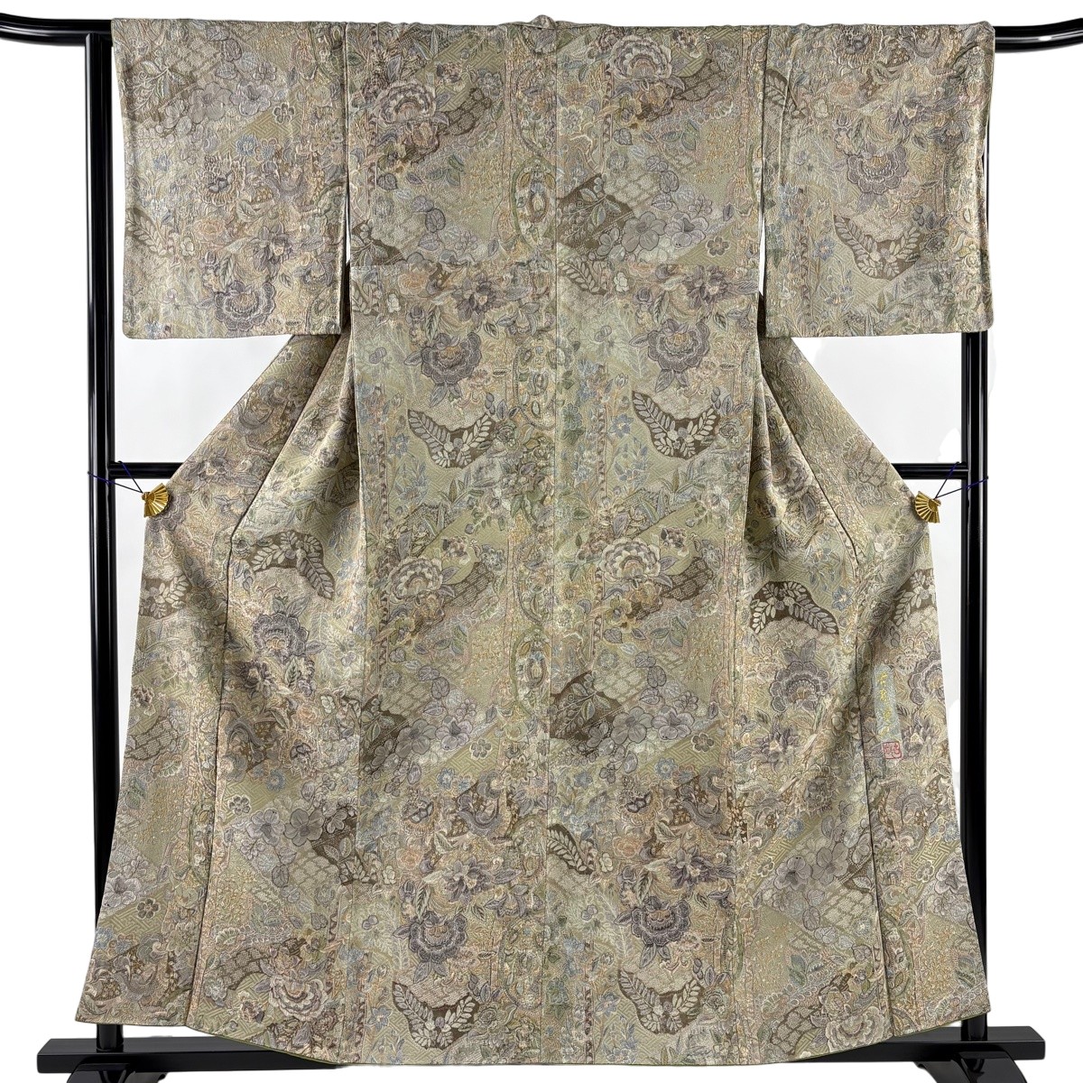 【美品】 小紋 身丈157.5cm 裄丈65cm M 袷 山岡古都 落款あり 草花 紗綾形 紋意匠 灰緑 正絹 逸品 【中古】 35,620円